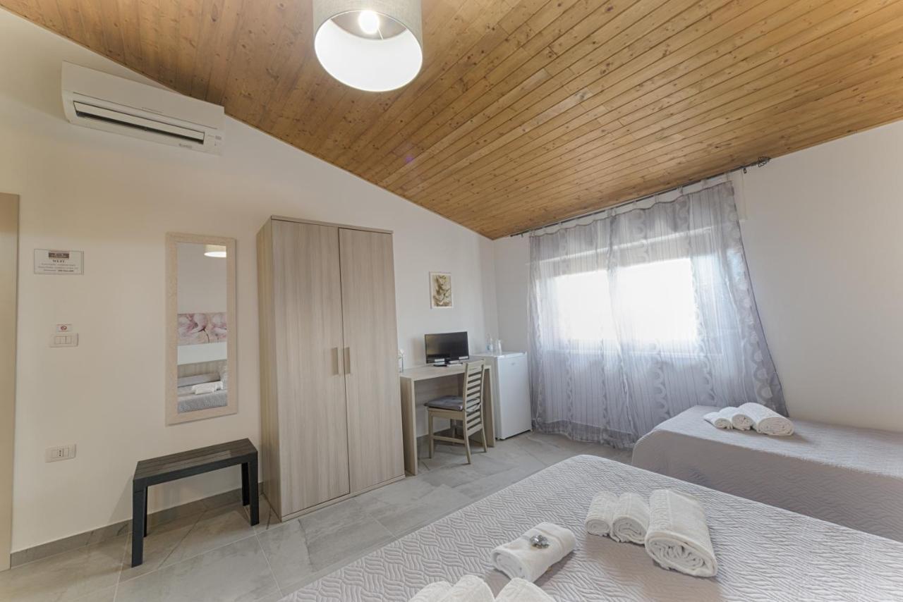 Casa Lucia Hotel ออลเบีย ภายนอก รูปภาพ